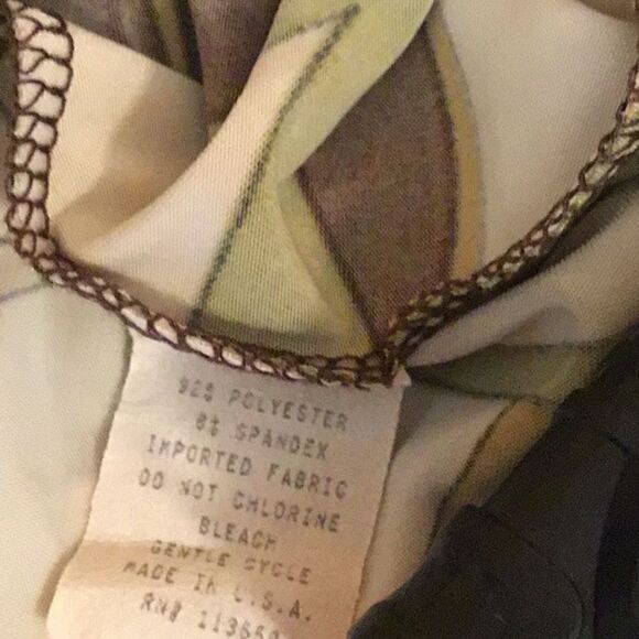 Wrap style dress with matching belt in size 4 by PANIZ geo pattern - Picture 14 of 14